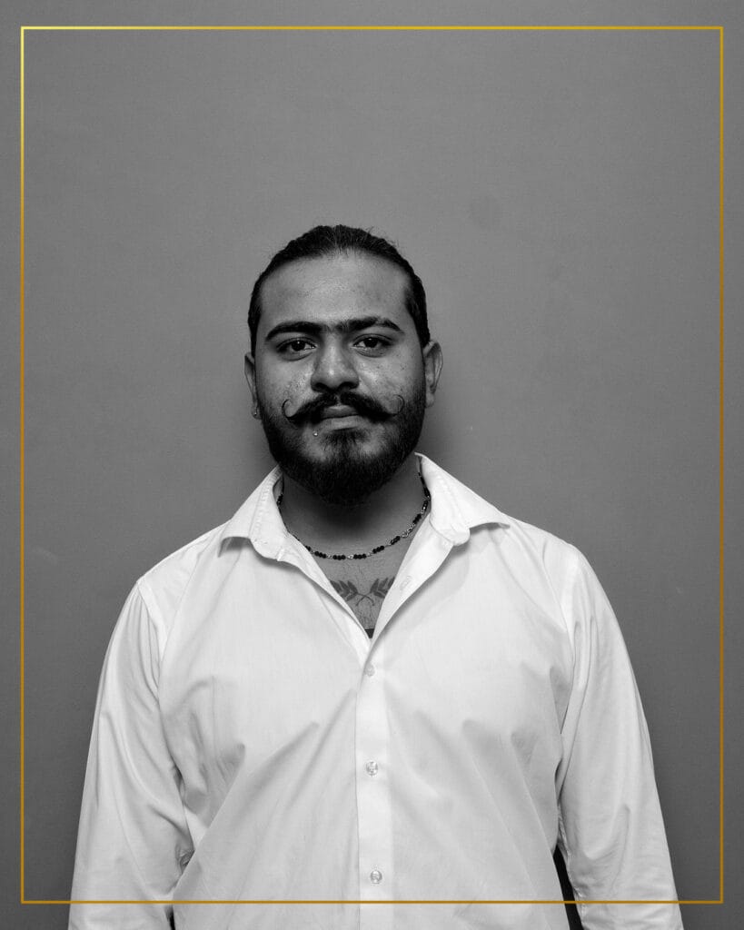 H One Saloon male employee